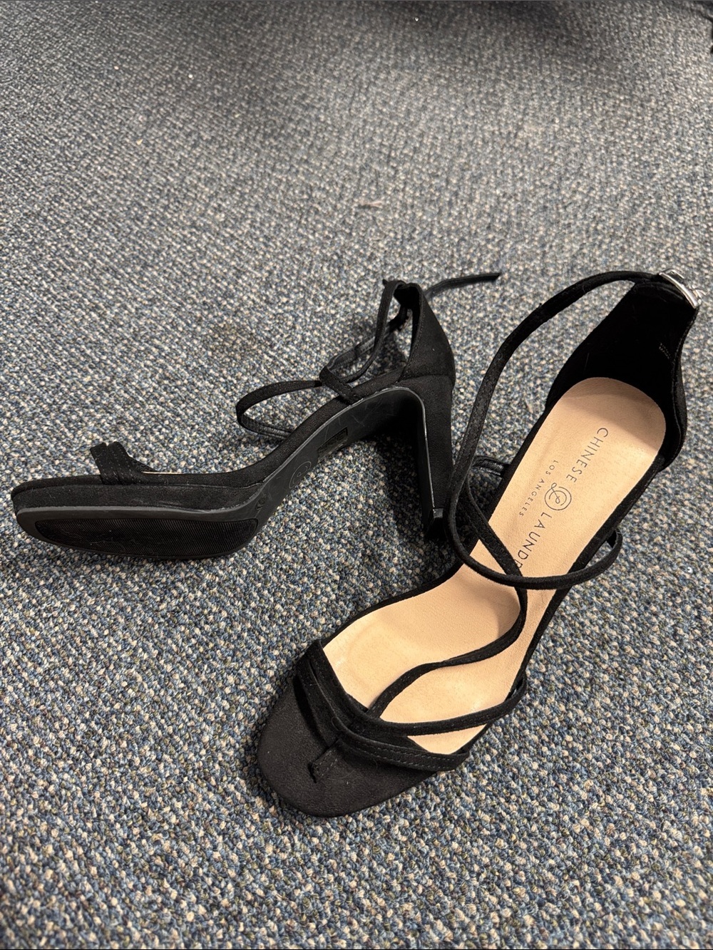 Chinese laundry heels size 9 // 080412